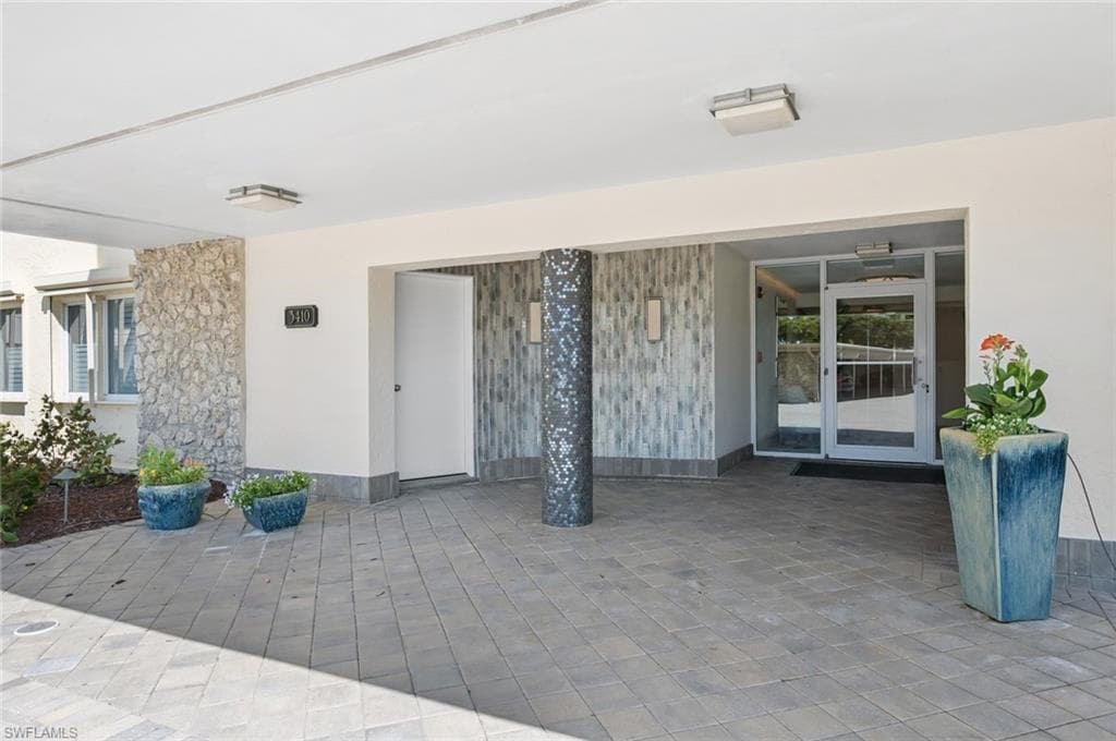 3410 Gulf Shore Blvd N 403, Naples, FL 34103-34
