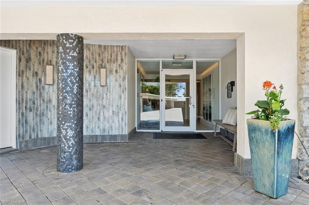 3410 Gulf Shore Blvd N 403, Naples, FL 34103-2