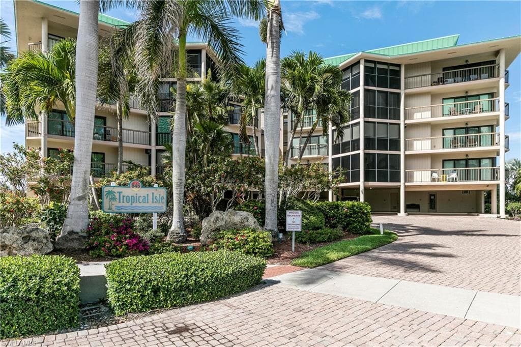 845 Collier Ct 205, Marco Island, FL 34145-35