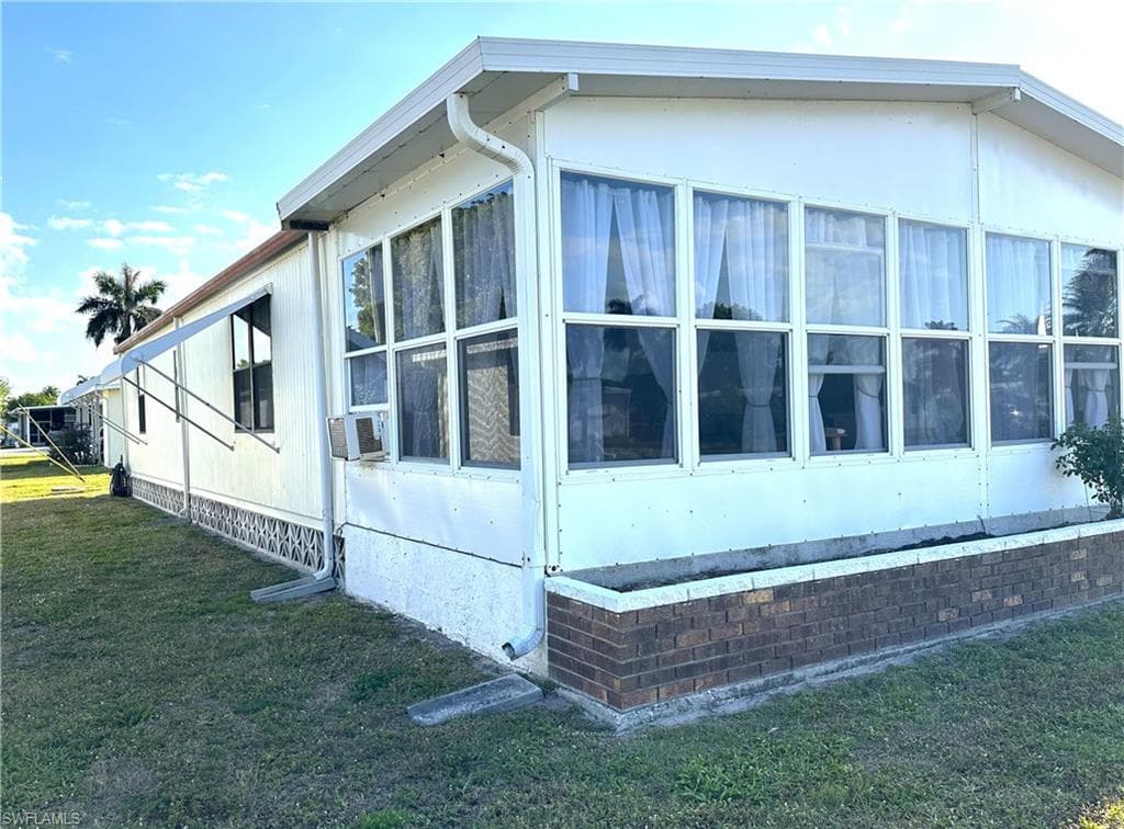 210 Pine Key Ln 210, Naples, FL 34114-21