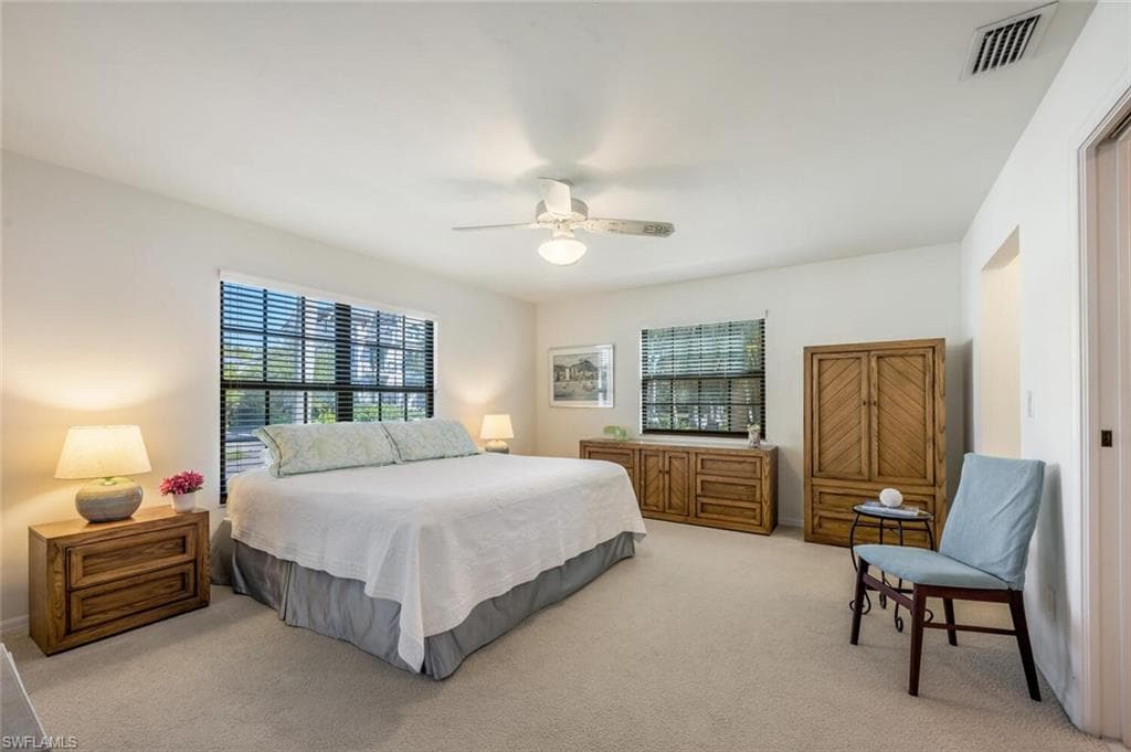 880 8th Ave S 101, Naples, FL 34102-24