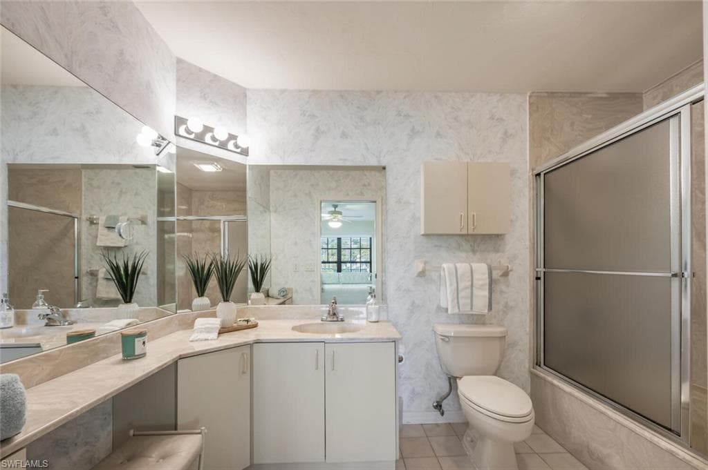 880 8th Ave S 101, Naples, FL 34102-26