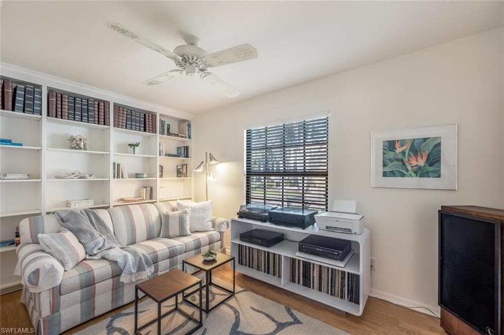 880 8th Ave S 101, Naples, FL 34102-33