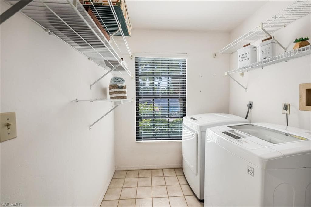 880 8th Ave S 101, Naples, FL 34102-35