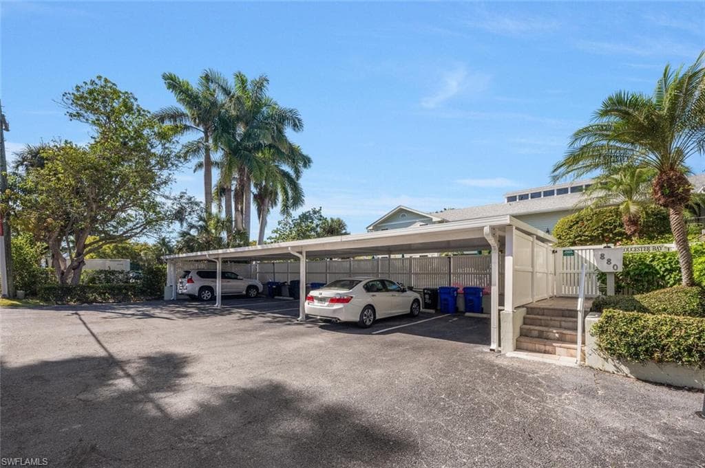 880 8th Ave S 101, Naples, FL 34102-38