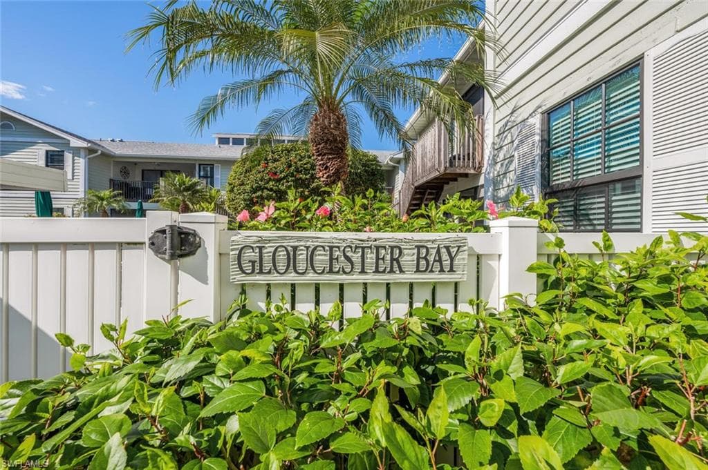 880 8th Ave S 101, Naples, FL 34102-39