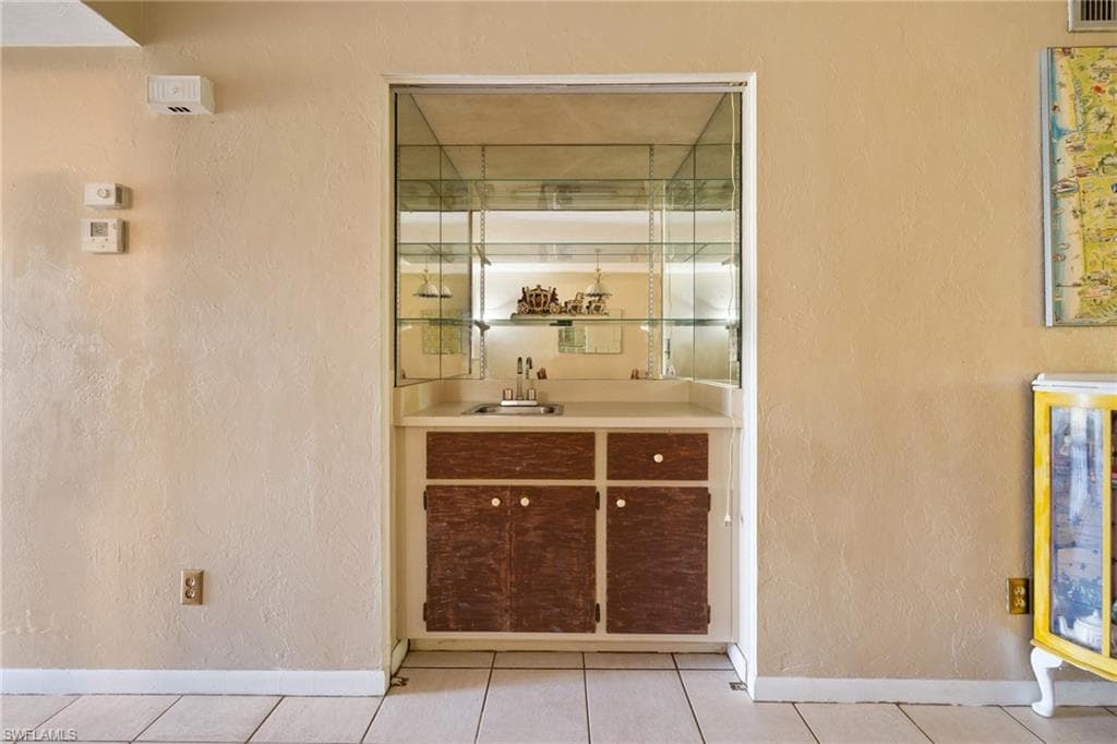 600 Misty Pines Cir F102, Naples, FL 34105-9