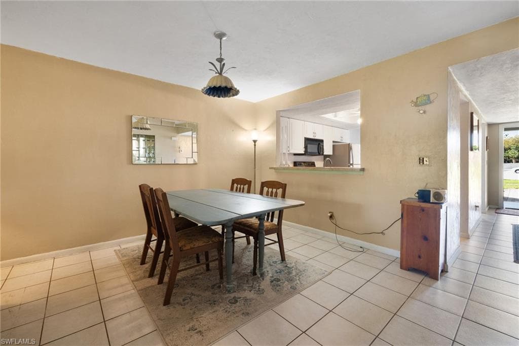 600 Misty Pines Cir F102, Naples, FL 34105-5