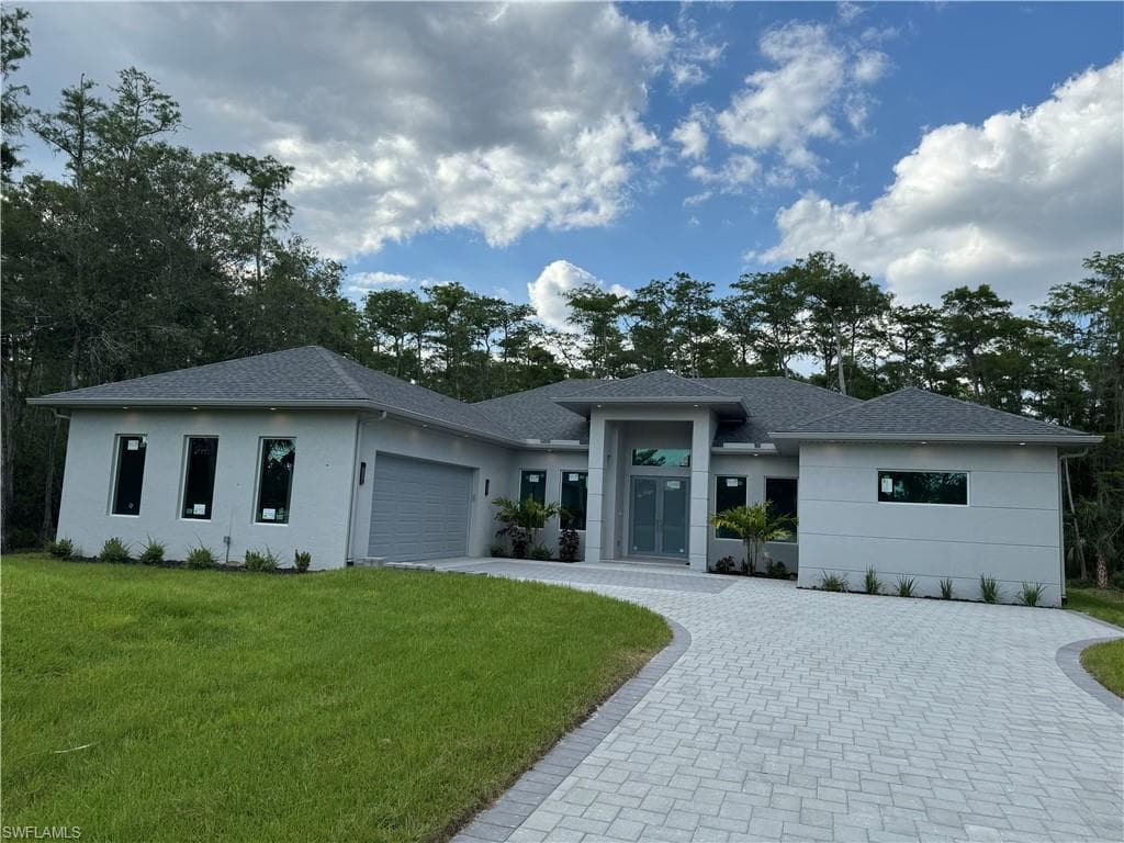 2461 Golden Gate Blvd E, Naples, FL 34120-3