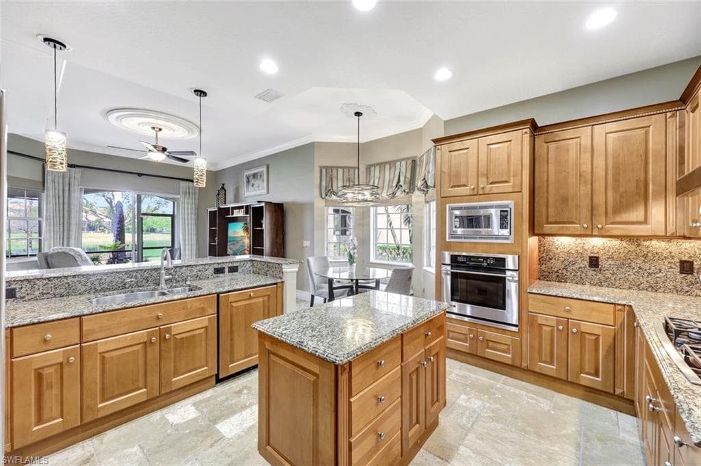 9293 Menaggio Ct 102, Naples, FL 34114-10