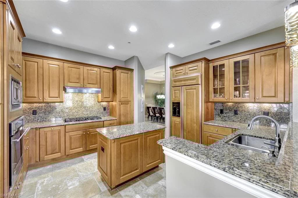 9293 Menaggio Ct 102, Naples, FL 34114-11