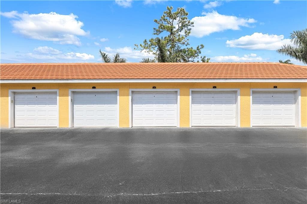 4430 Botanical Place Cir 305, Naples, FL 34112-19