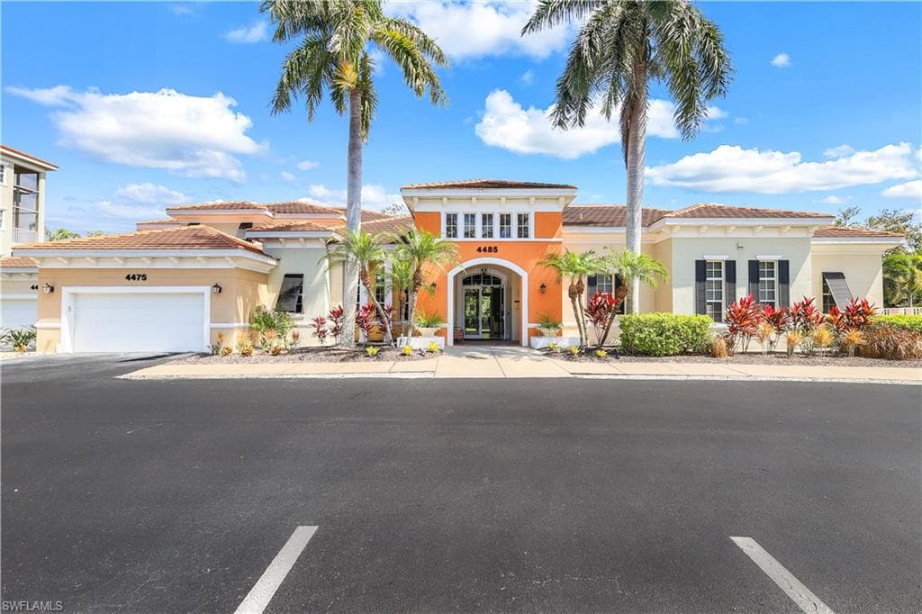 4430 Botanical Place Cir 305, Naples, FL 34112-24
