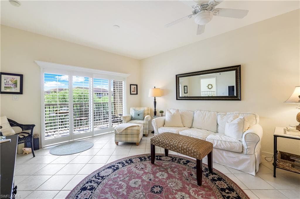 4430 Botanical Place Cir 305, Naples, FL 34112-4