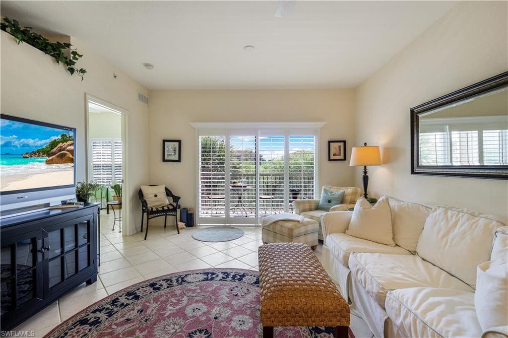4430 Botanical Place Cir 305, Naples, FL 34112-7