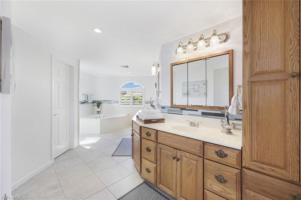 1709 Wavecrest Ct, Marco Island, FL 34145-25