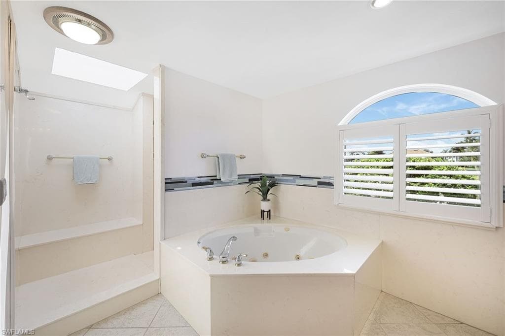1709 Wavecrest Ct, Marco Island, FL 34145-26