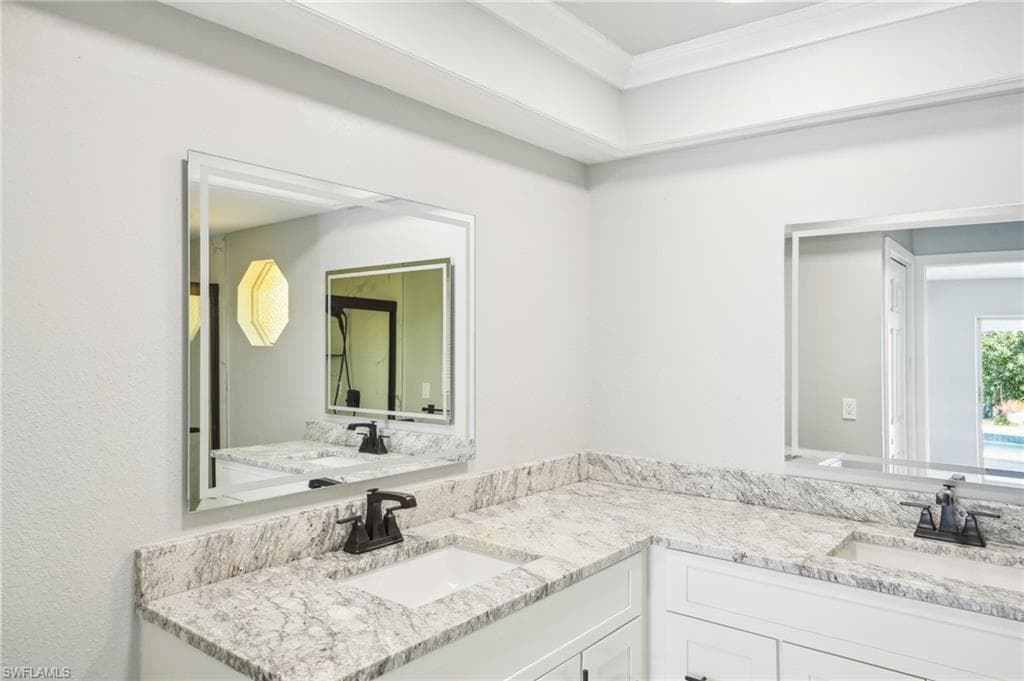 5208 3rd Ave, Cape Coral, FL 33914-16