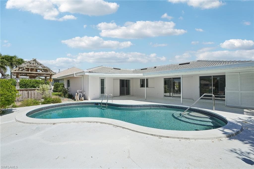 5208 3rd Ave, Cape Coral, FL 33914-35