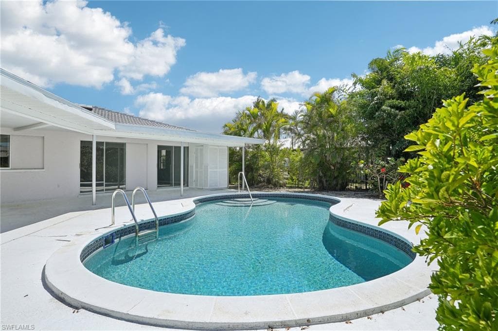 5208 3rd Ave, Cape Coral, FL 33914-36