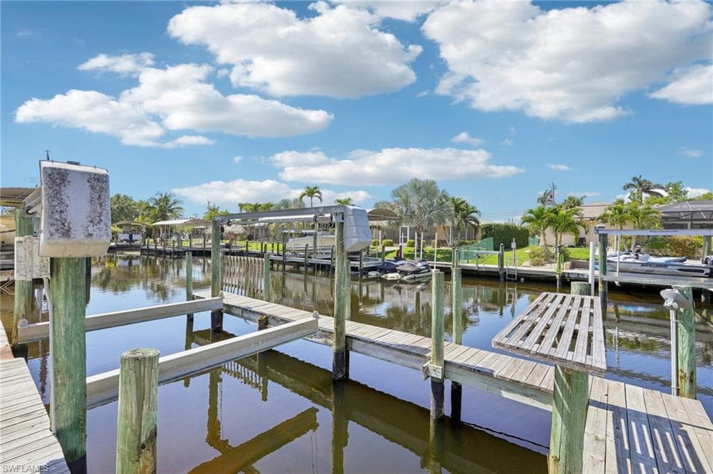 5208 3rd Ave, Cape Coral, FL 33914-37