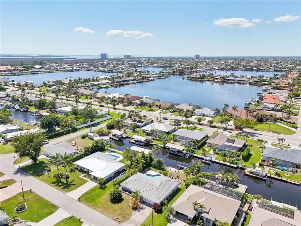 5208 3rd Ave, Cape Coral, FL 33914-39