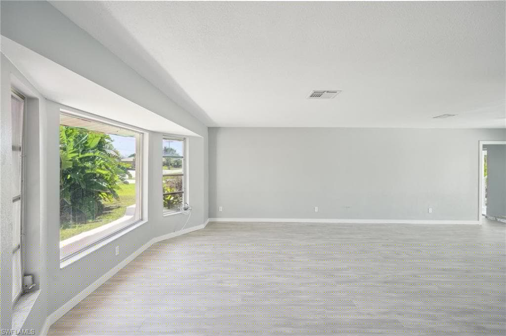 5208 3rd Ave, Cape Coral, FL 33914-6