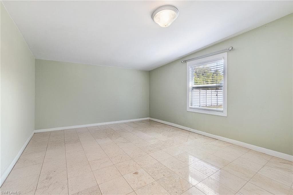 944 22nd Ave N, Naples, FL 34103-10