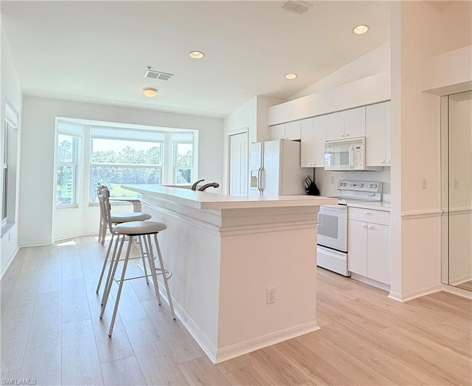 8520 Naples Heritage Dr 923, Naples, FL 34112-11