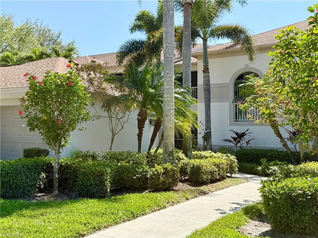 8520 Naples Heritage Dr 923, Naples, FL 34112-1