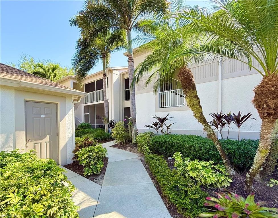 8520 Naples Heritage Dr 923, Naples, FL 34112-3