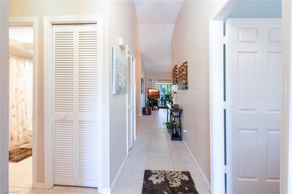 7320 Saint Ives Way 4303, Naples, FL 34104-9
