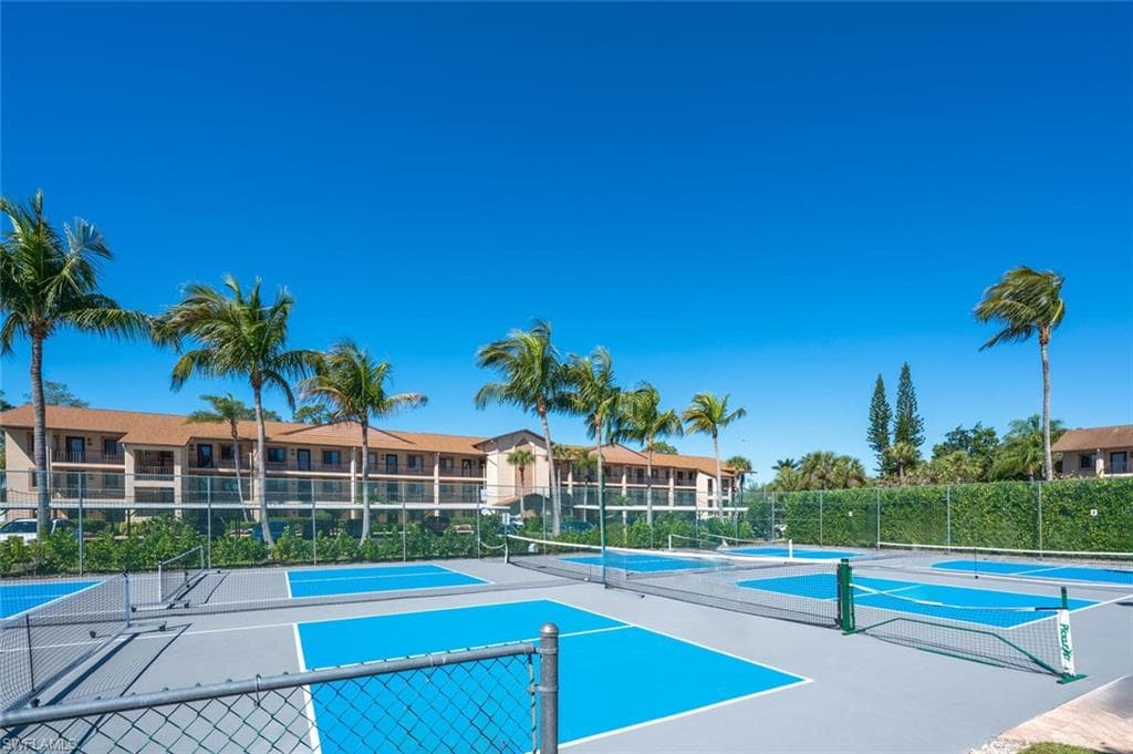 7320 Saint Ives Way 4303, Naples, FL 34104-5