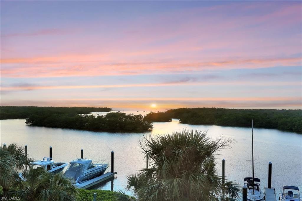 435 Dockside Dr A401, Naples, FL 34110-1