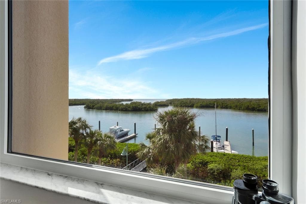 435 Dockside Dr A401, Naples, FL 34110-24