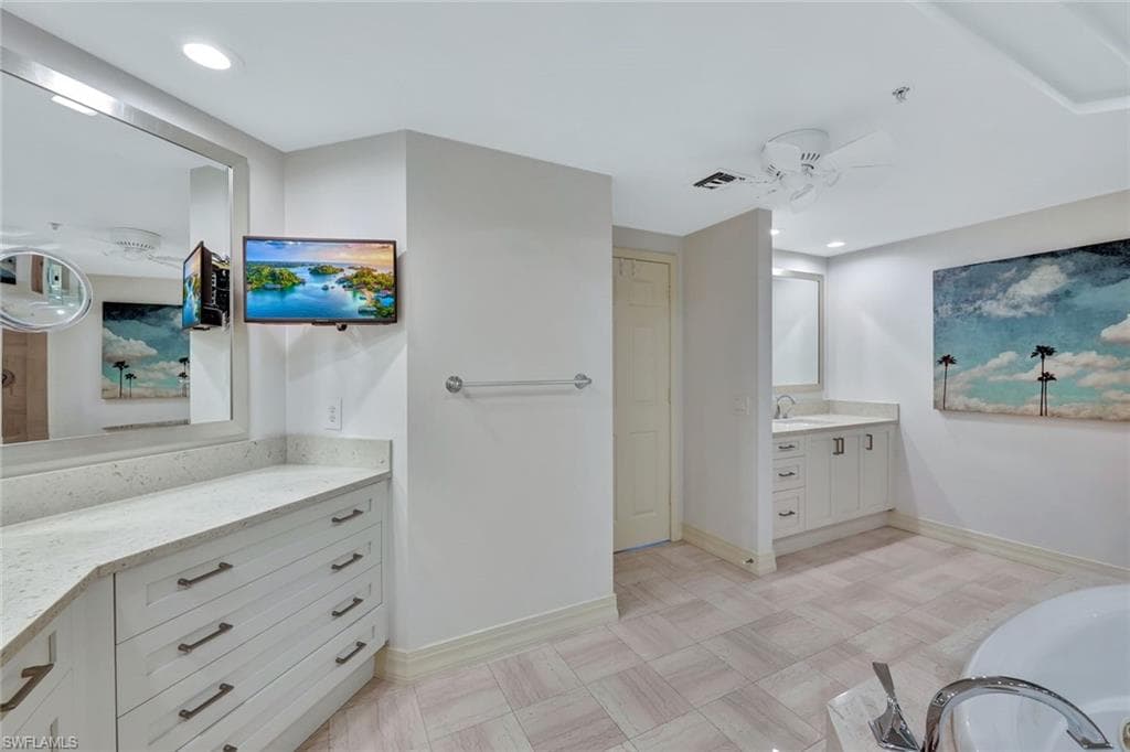 435 Dockside Dr A401, Naples, FL 34110-27