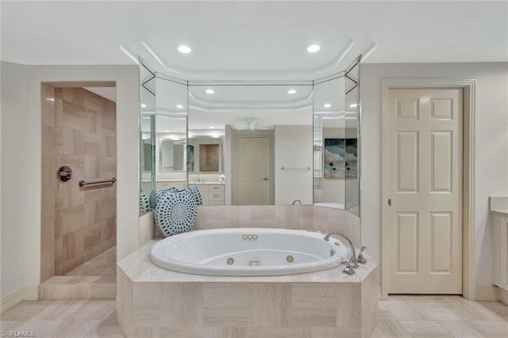 435 Dockside Dr A401, Naples, FL 34110-28