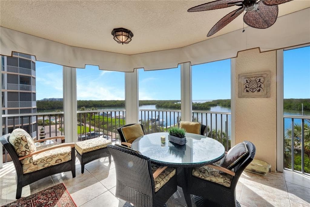 435 Dockside Dr A401, Naples, FL 34110-38
