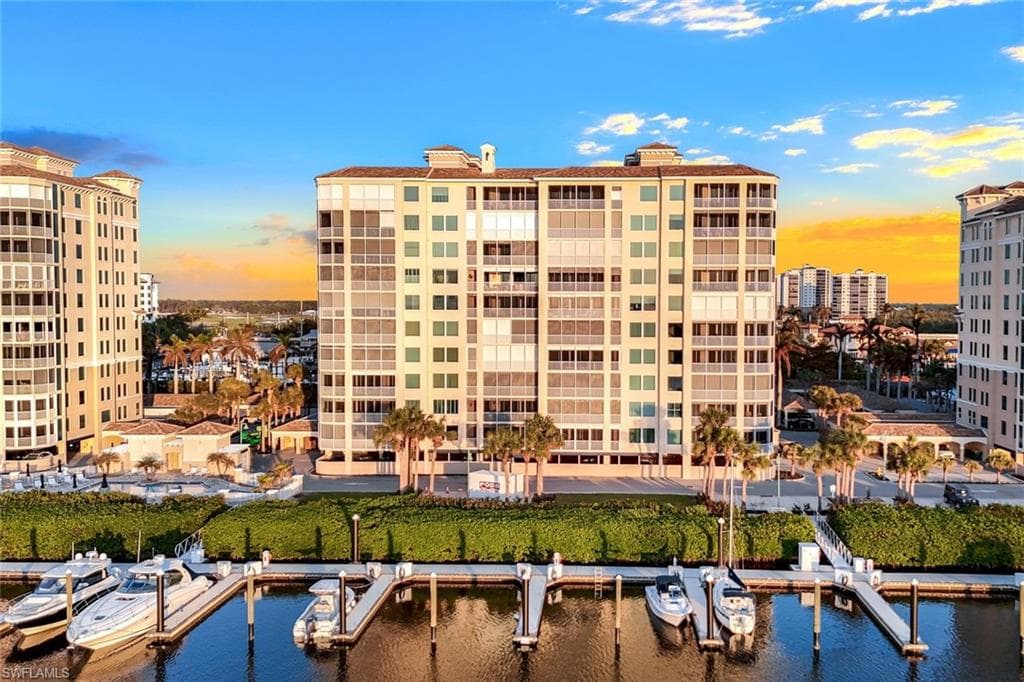 435 Dockside Dr A401, Naples, FL 34110-40
