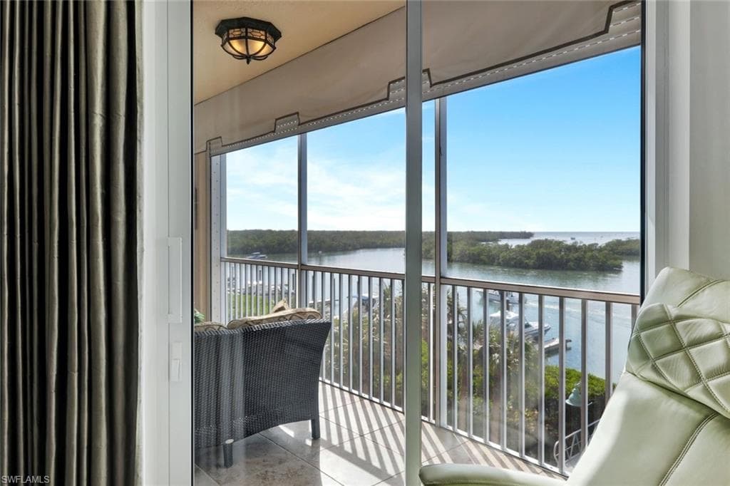 435 Dockside Dr A401, Naples, FL 34110-41
