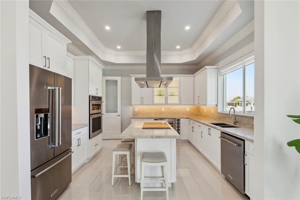 31 Manor Ter, Marco Island, FL 34145-9