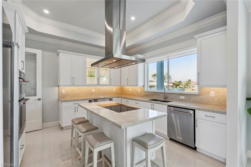 31 Manor Ter, Marco Island, FL 34145-10