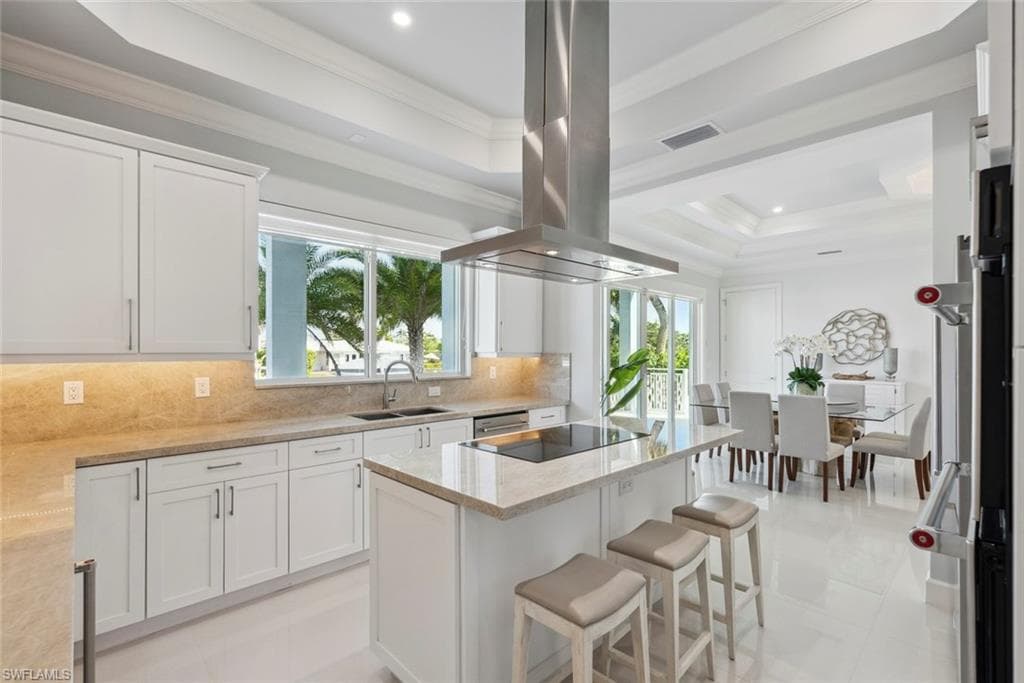31 Manor Ter, Marco Island, FL 34145-12