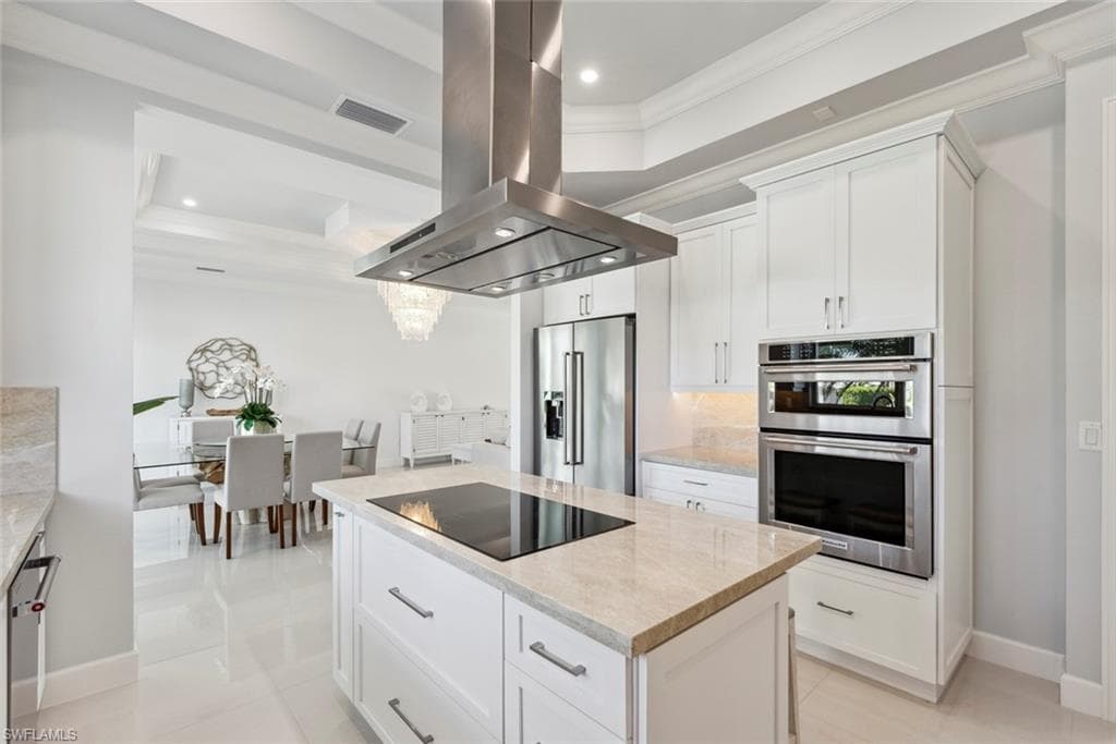 31 Manor Ter, Marco Island, FL 34145-13