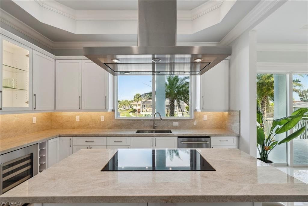 31 Manor Ter, Marco Island, FL 34145-14