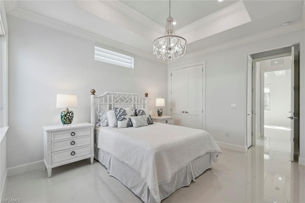 31 Manor Ter, Marco Island, FL 34145-18