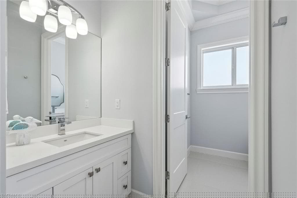 31 Manor Ter, Marco Island, FL 34145-26