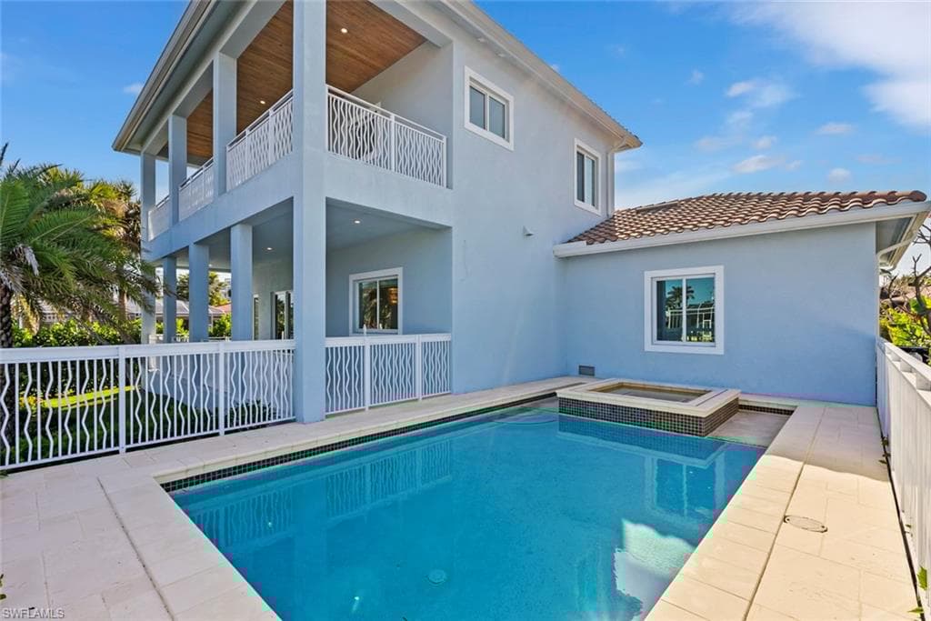 31 Manor Ter, Marco Island, FL 34145-31