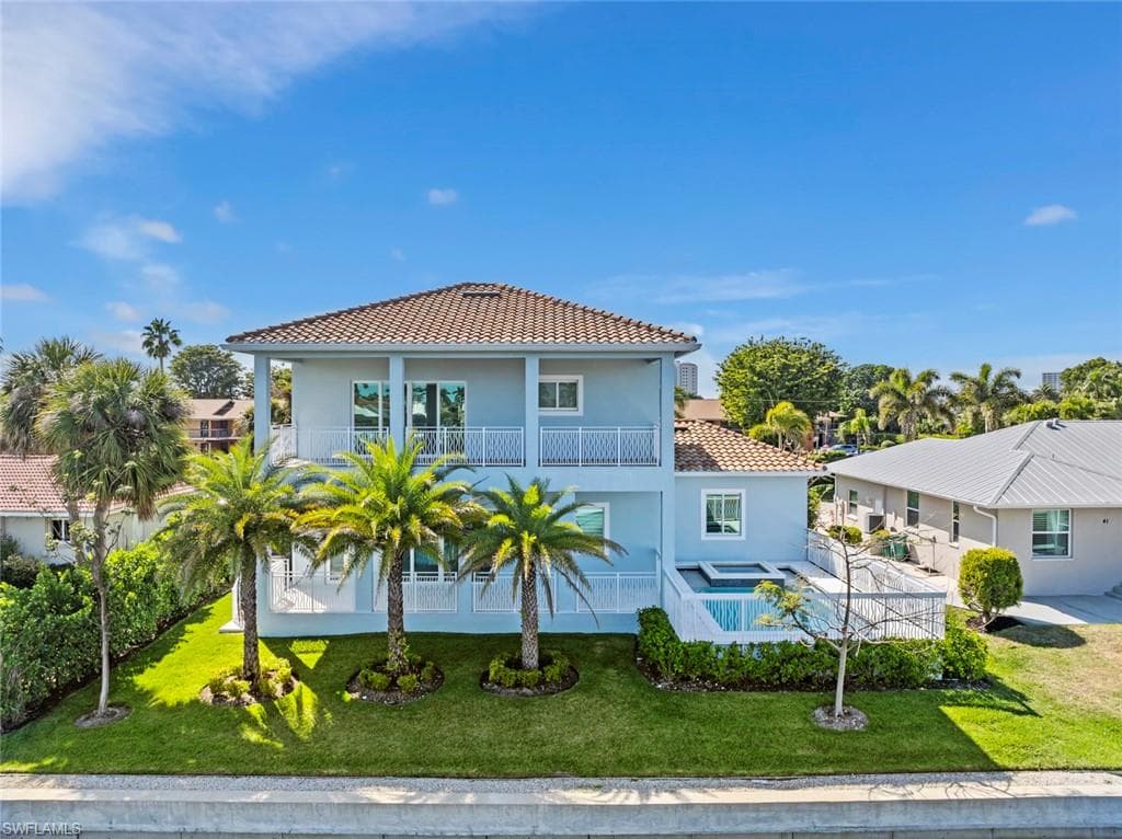 31 Manor Ter, Marco Island, FL 34145-32