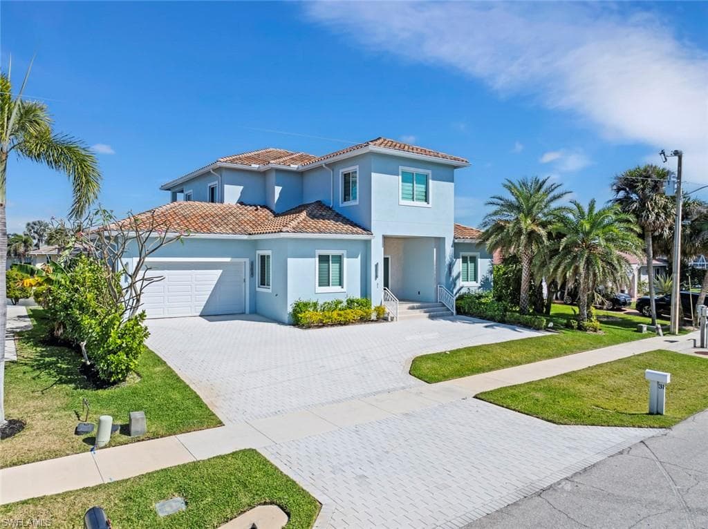 31 Manor Ter, Marco Island, FL 34145-3